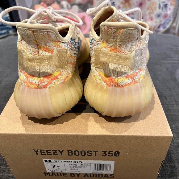 Adidas Yeezy Boost 350 V2  \